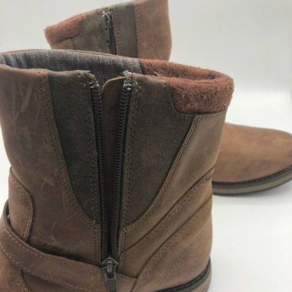 L.L.Bean Women's Cold Weather Buckle Strap Distressed Style Boots Size 8.5 - Picture 8 of 11